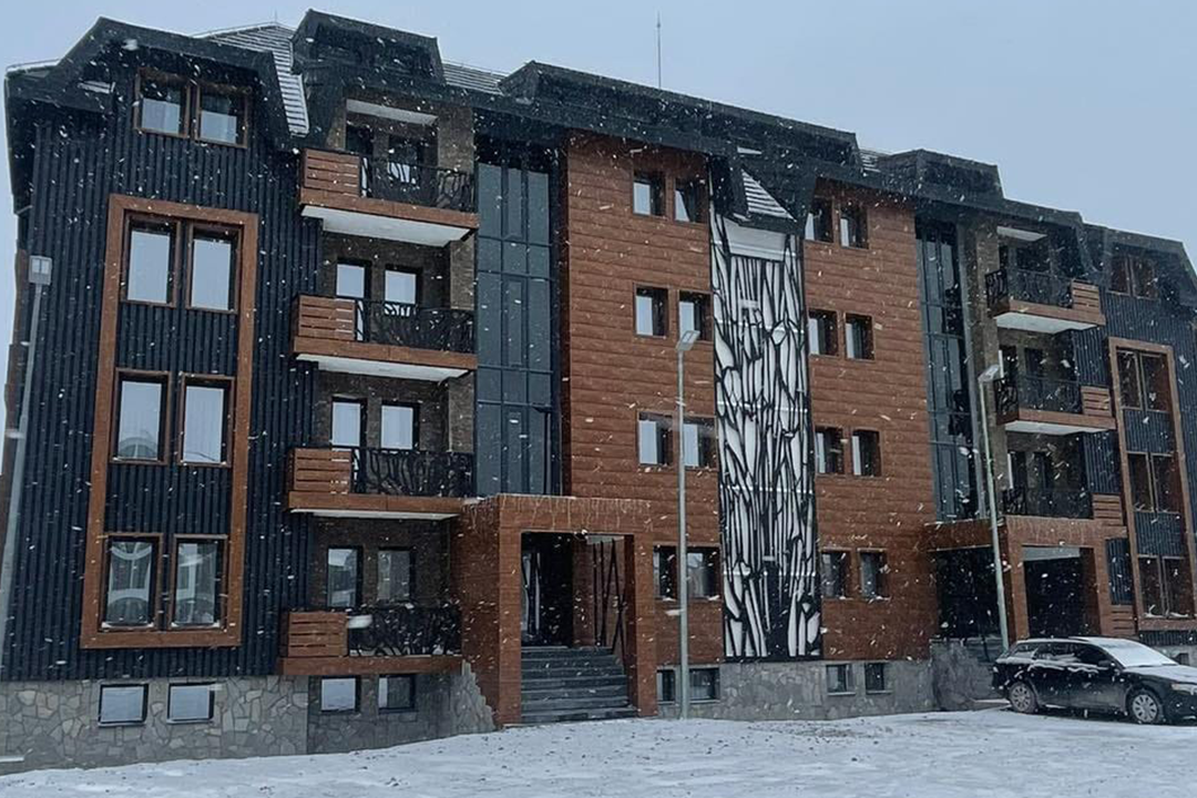 OBEZBEĐEN PARKING